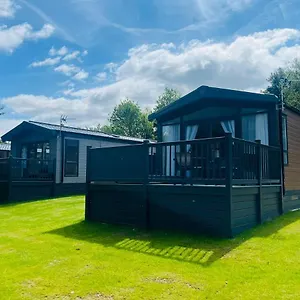  Holiday home The Kestrel With Hot Tub