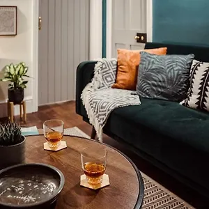 Holiday home Artistic Hideaway Within York's Ancient Walls