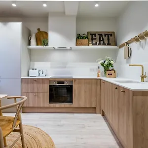  Apartment The Lark